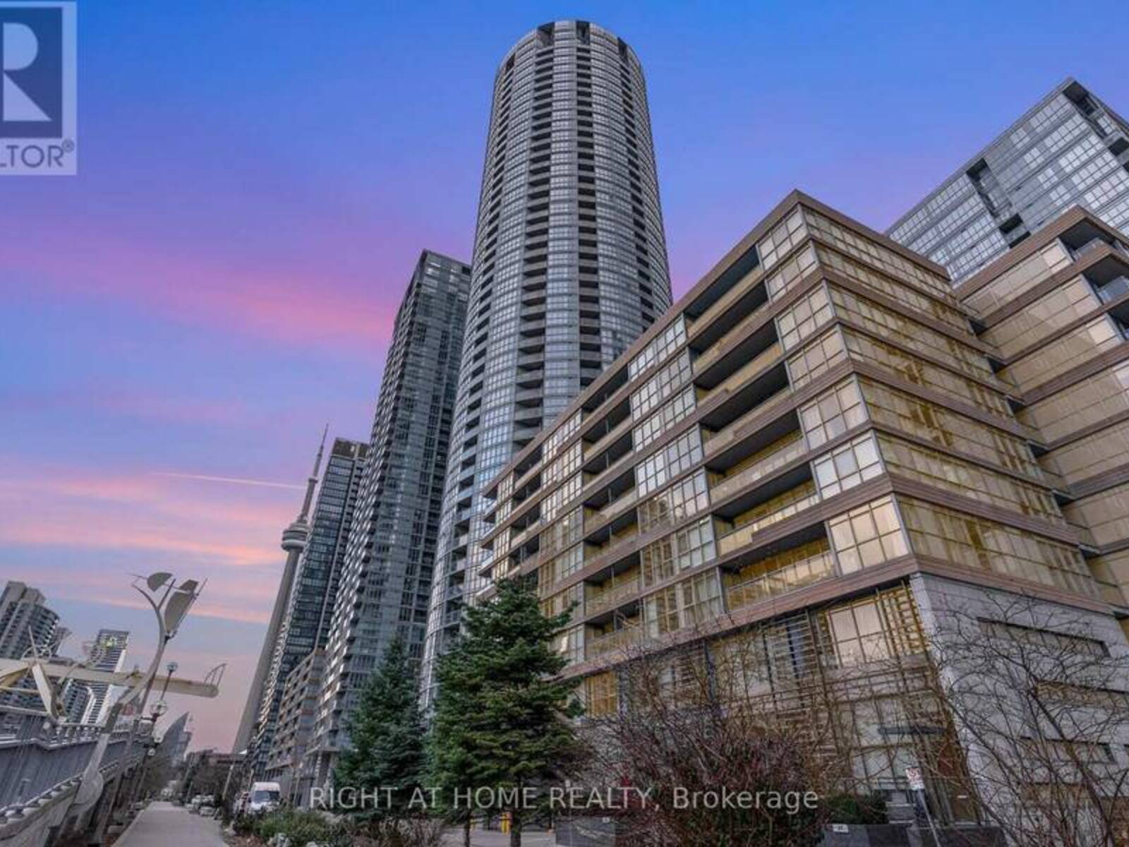 3703 - 21 ICEBOAT TERRACE, Toronto, Ontario M5V 4A9