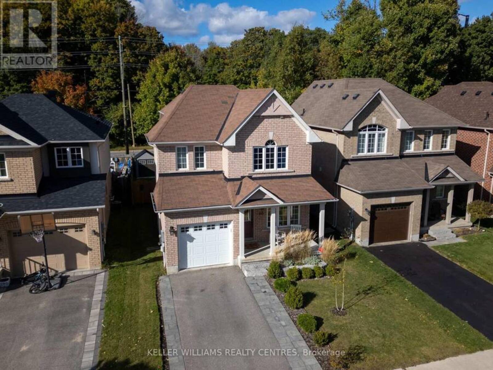 46 VERSAILLES CRESCENT, Barrie, Ontario L4M 0B8