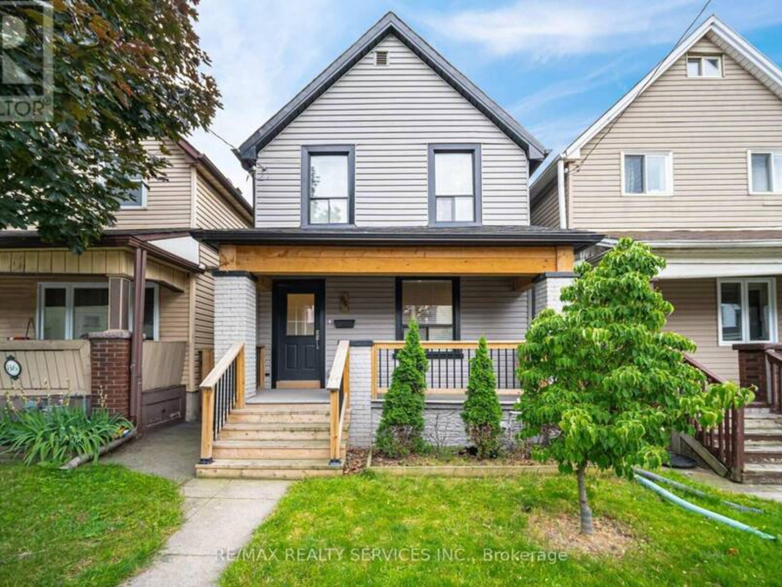 84 CLINTON STREET, Hamilton, Ontario L8L 3K2