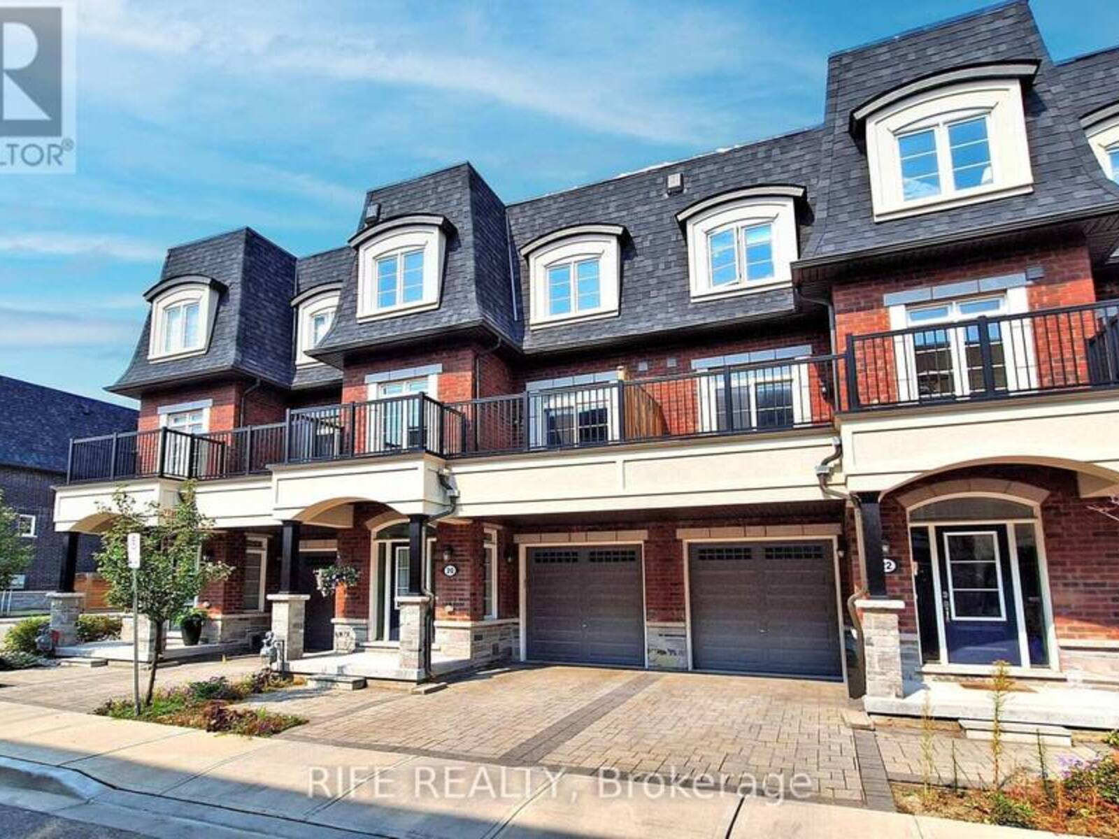 20 DEEP RIVER LANE, Richmond Hill, Ontario L4C 5S4