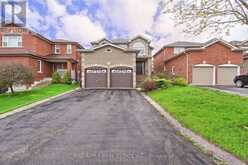 64 METCALFE DRIVE | Bradford West Gwillimbury Ontario | Slide Image Three