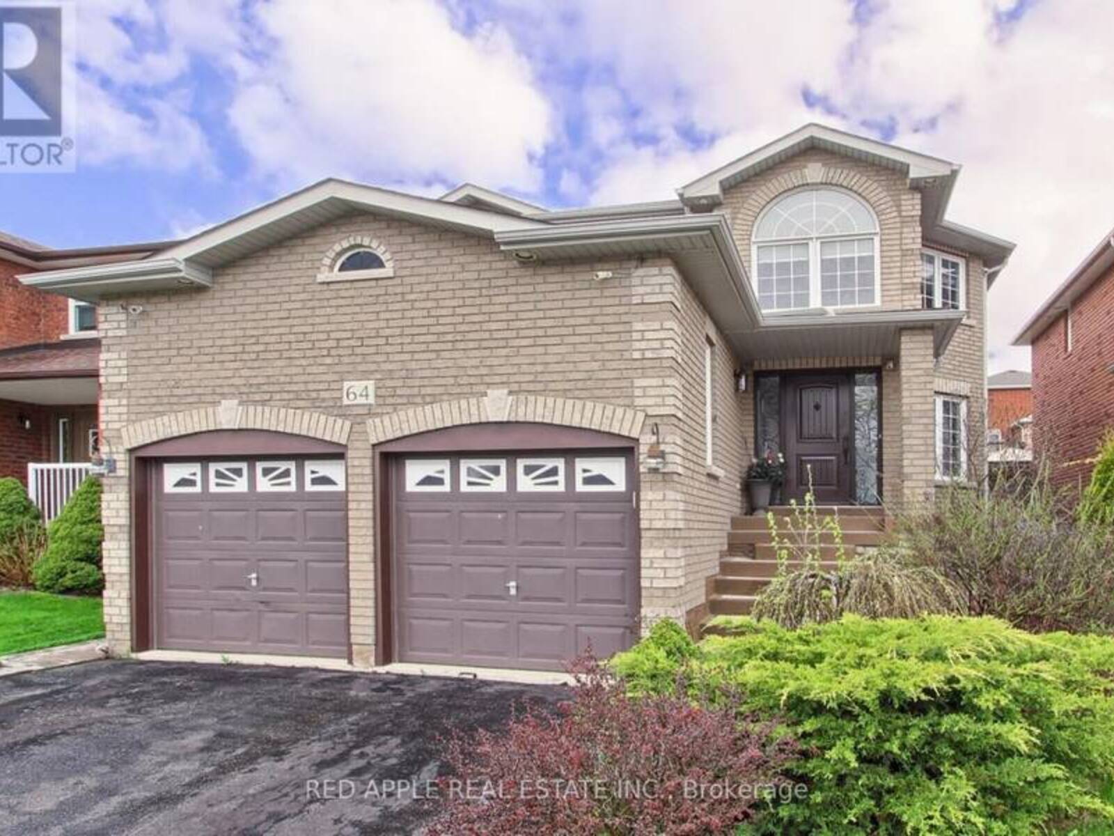 64 METCALFE DRIVE, Bradford West Gwillimbury, Ontario L3Z 3C7