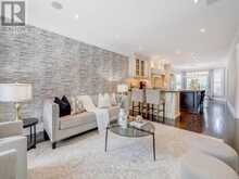 1050 MASTERS GREEN | Oakville Ontario | Slide Image Nine