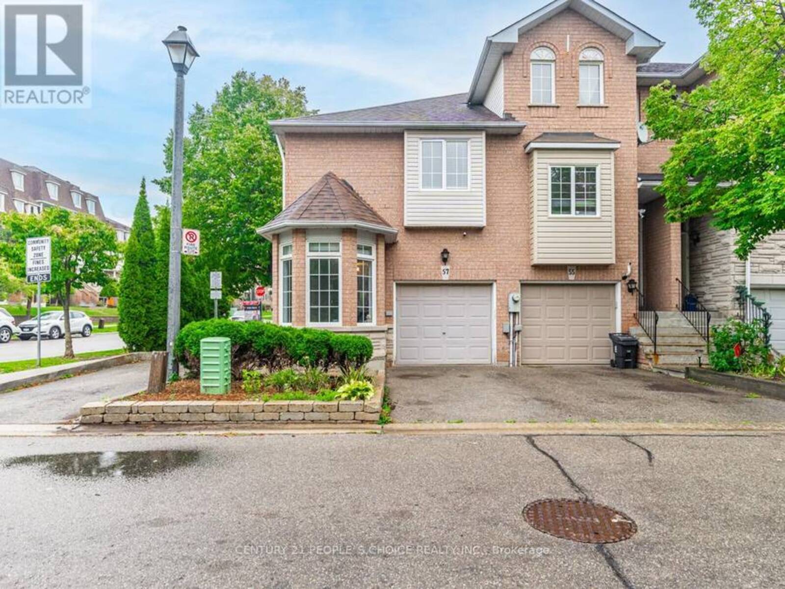 57 PIONEER AVENUE, Toronto, Ontario M6M 5H5