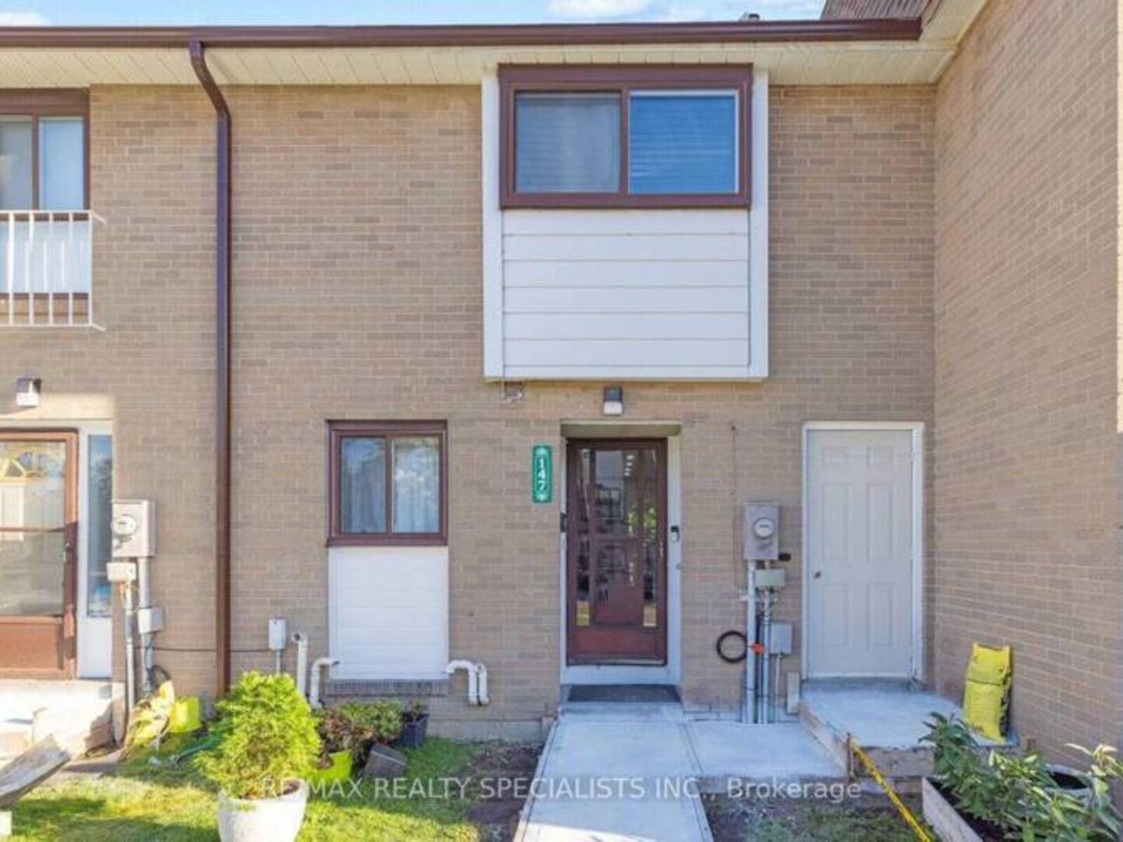 147 FLEETWOOD CRESCENT, Brampton, Ontario L6T 2E6