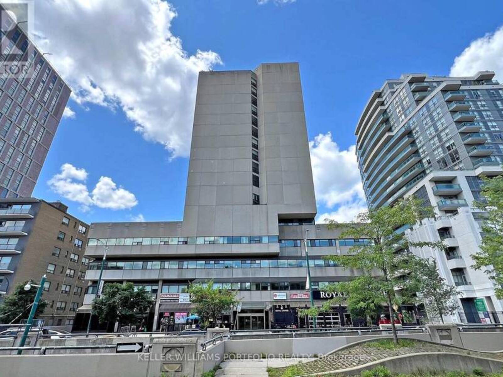 1510 - 720 SPADINA AVENUE, Toronto, Ontario M5S 2T9