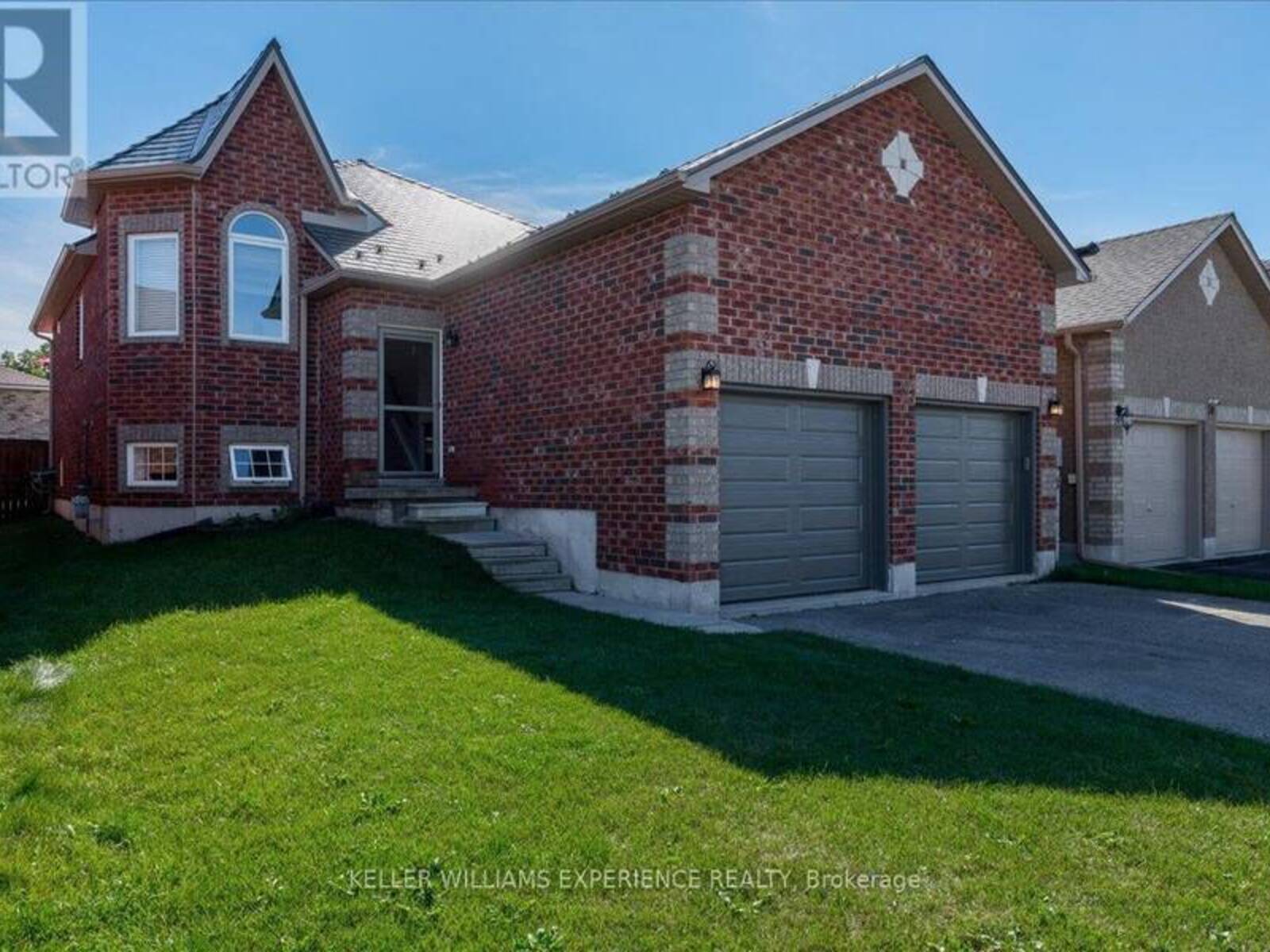 32 MAJESTY BOULEVARD, Barrie, Ontario L4M 7K3