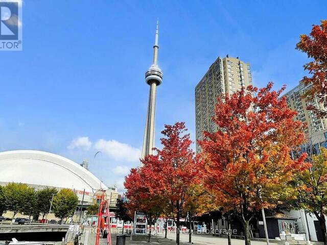 2504 - 270 QUEENS QUAY W Toronto Ontario, M5J 2N4