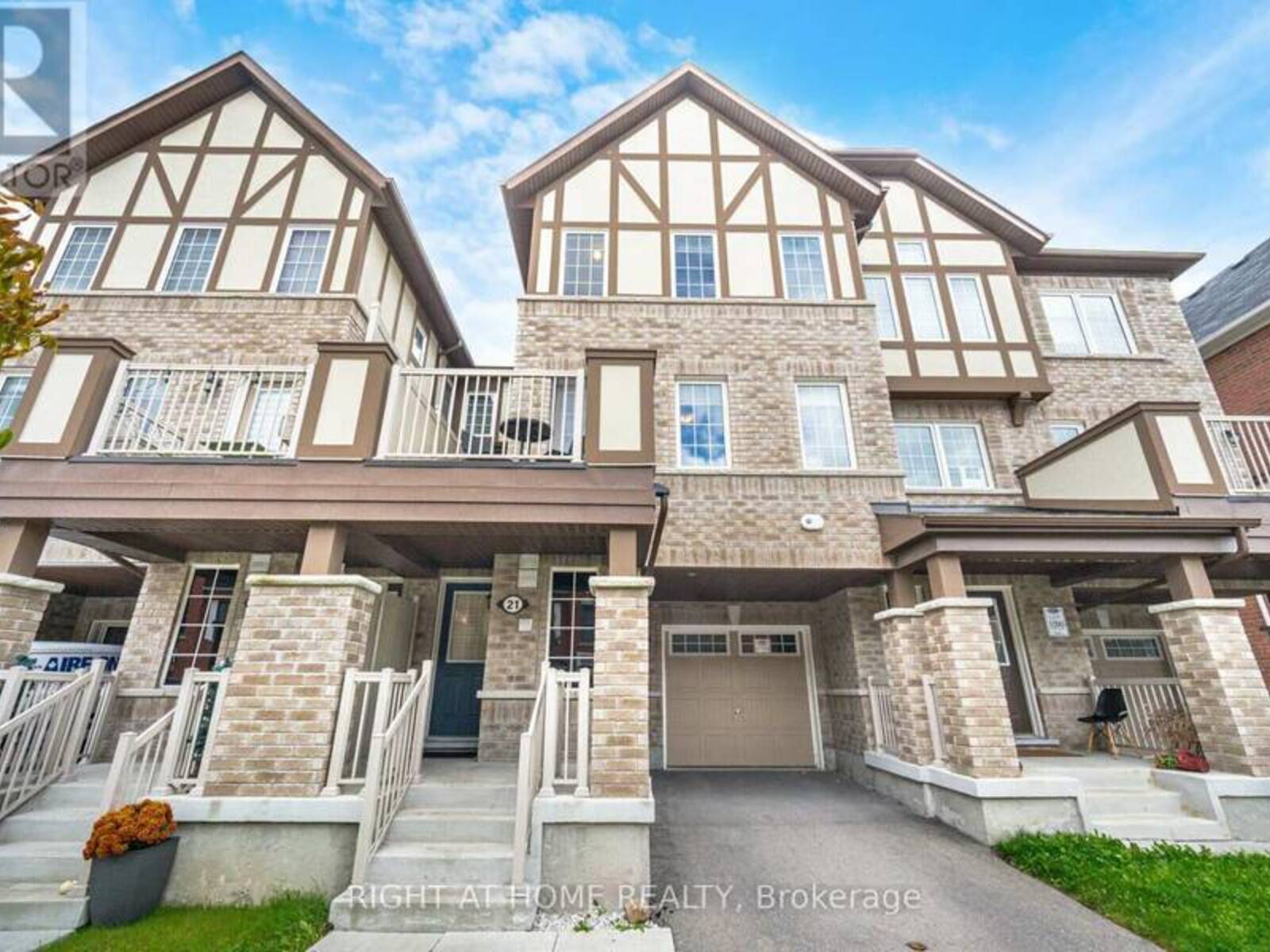 21 BLUEGILL CRESCENT, Whitby, Ontario L1P 0E4