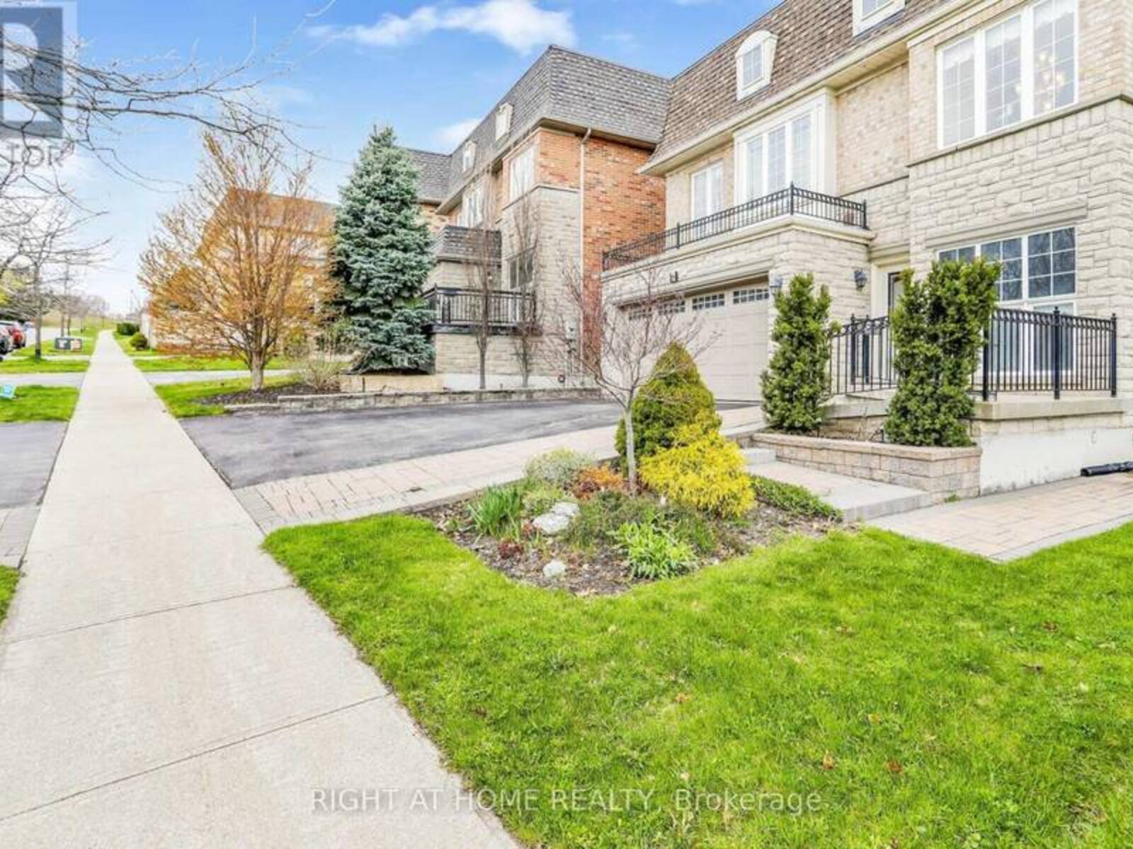 6 HAYHOE LANE, Vaughan, Ontario L4L 0A9