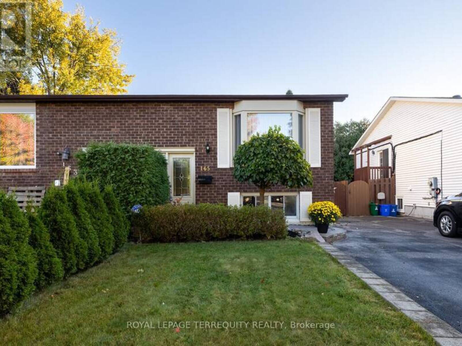 165 LONDONDERRY STREET, Oshawa, Ontario L1J 6Z2