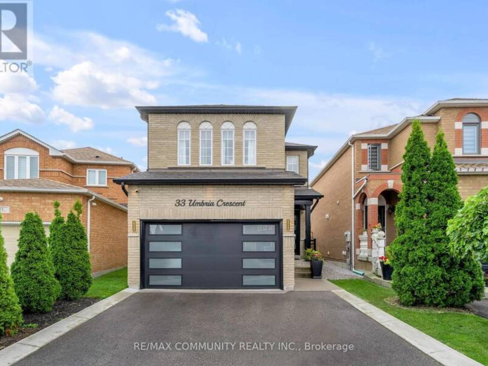 33 UMBRIA CRESCENT, Vaughan, Ontario L4H 2E1