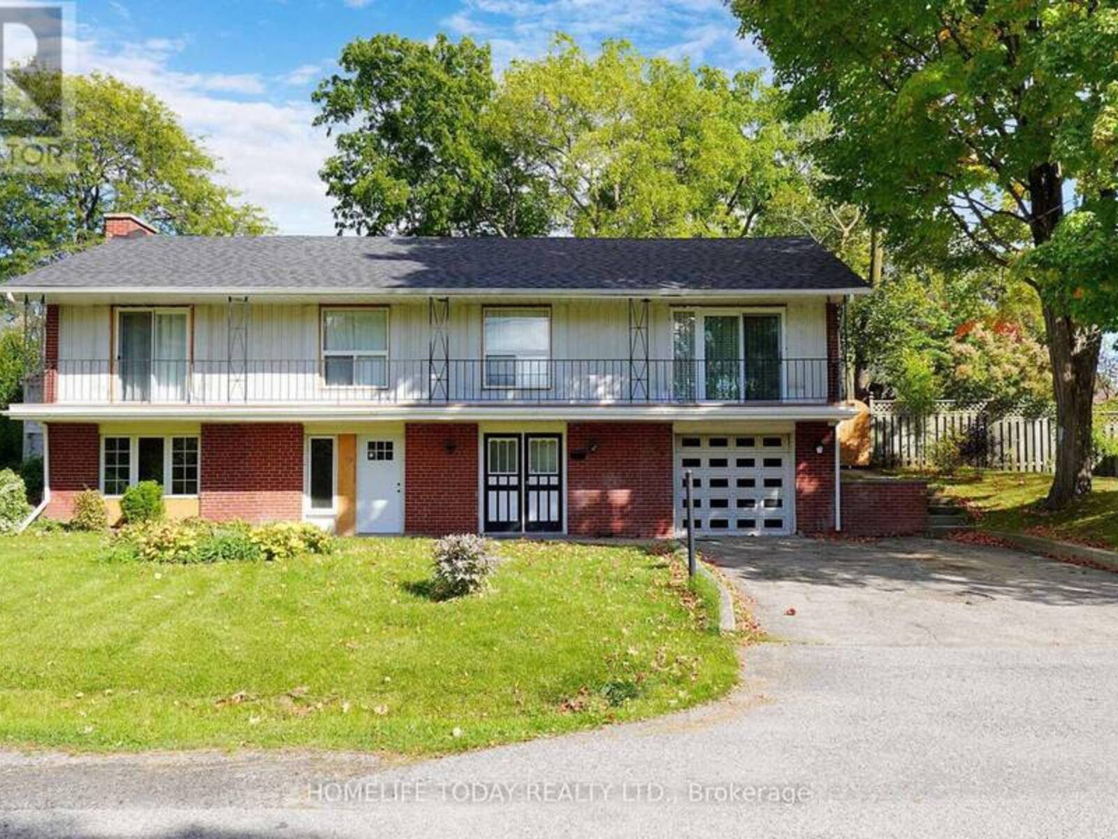 329 FAIRVIEW DRIVE, Whitby, Ontario L1N 3A7