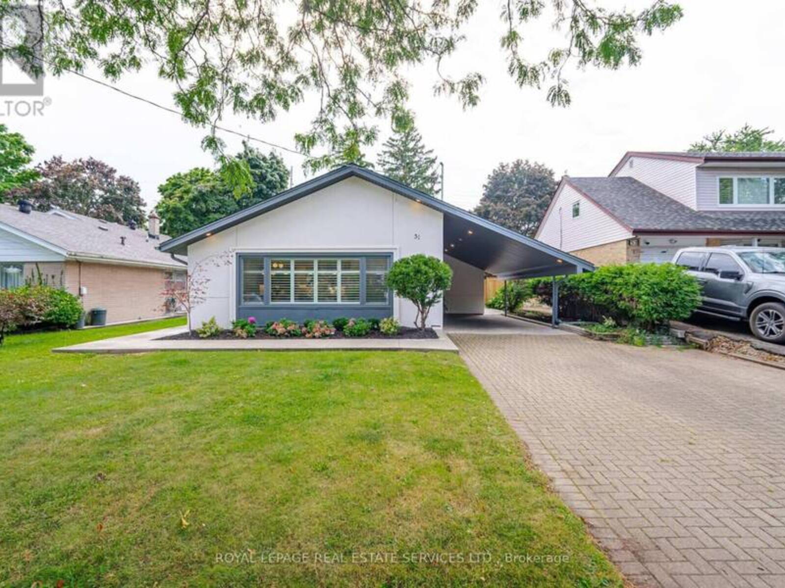 51 TROMLEY DRIVE, Toronto, Ontario M9B 5Y7