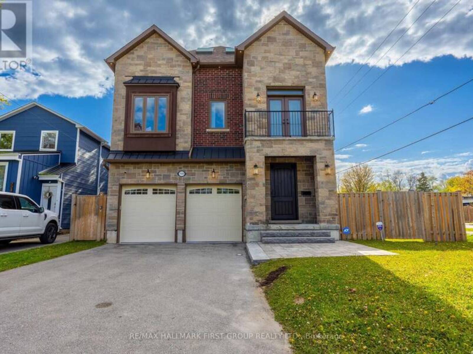 732 HILLVIEW CRESCENT, Pickering, Ontario L1W 2R8