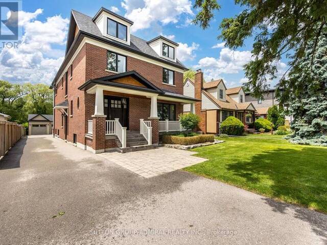 114 WOOD LANE Richmond Hill Ontario, L4C 4W1