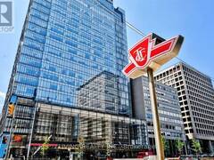 3911 - 488 UNIVERSITY AVENUE Toronto Ontario, M5G 0C1