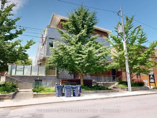 8 - 56 LIPPINCOTT STREET Toronto Ontario, M5T 2R5