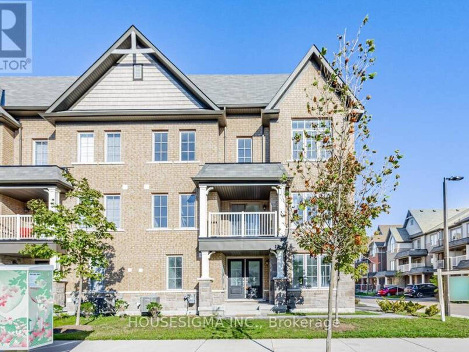 43 AMULET WAY E, Whitby, Ontario L1R 0R5