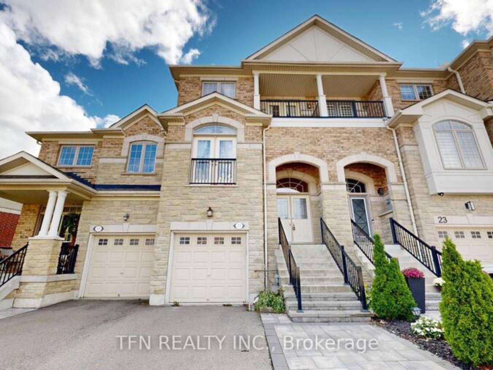 21 WOLF CREEK CRESCENT, Vaughan, Ontario L6A 4C6