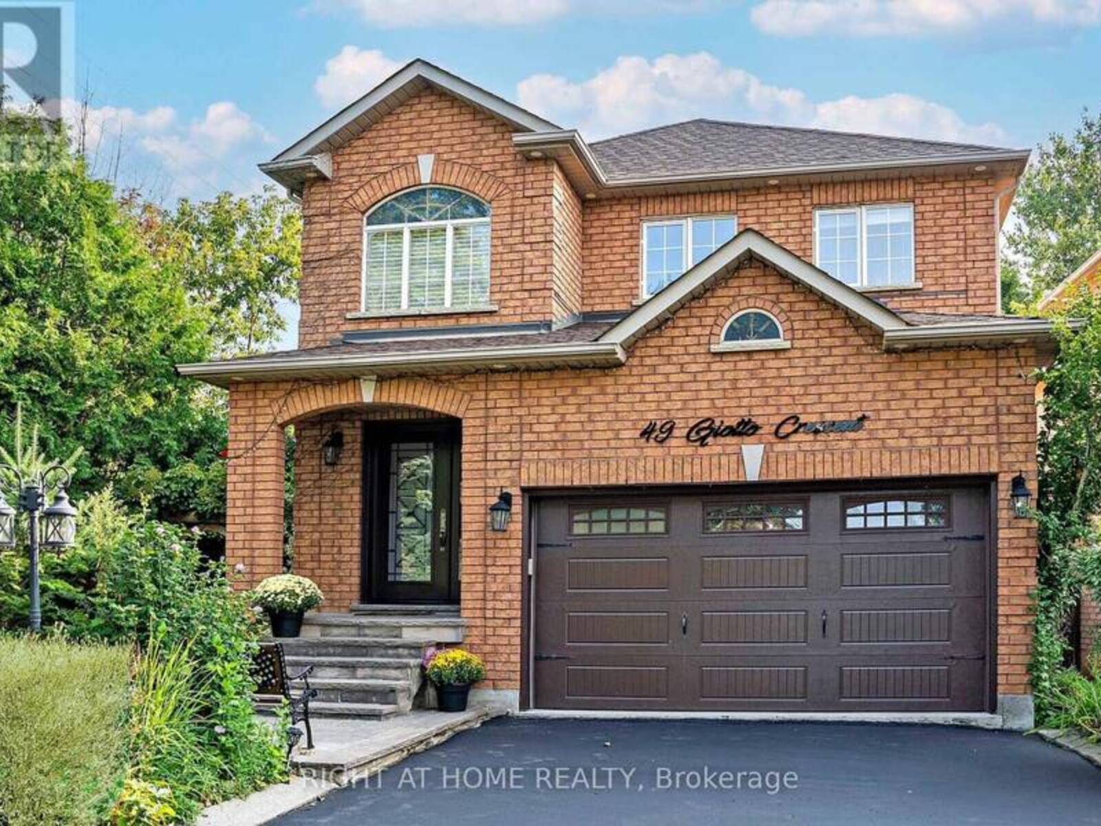 49 GIOTTO CRESCENT, Vaughan, Ontario L6A 3N8