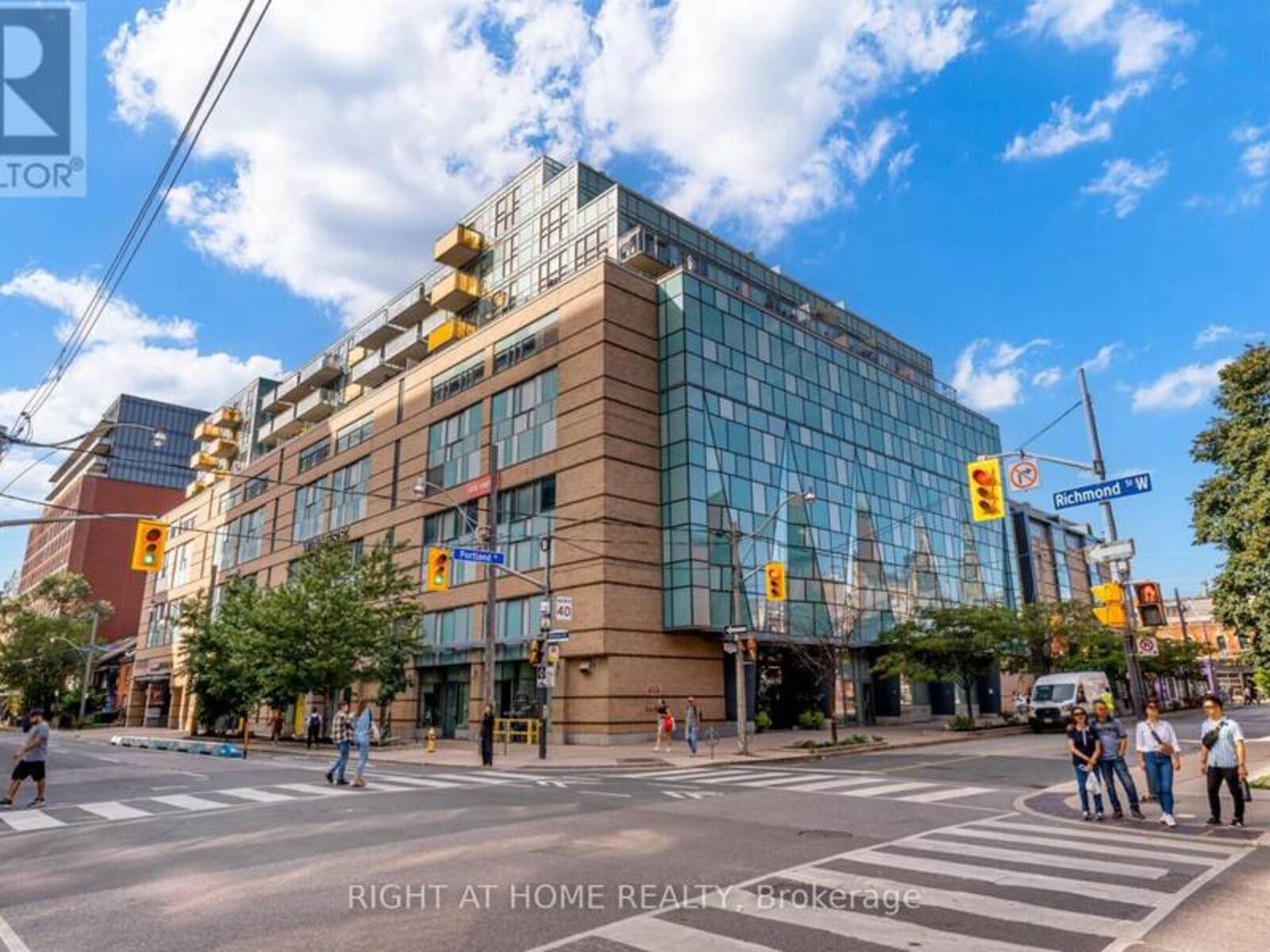 413 - 156 PORTLAND STREET, Toronto, Ontario M5V 0G1