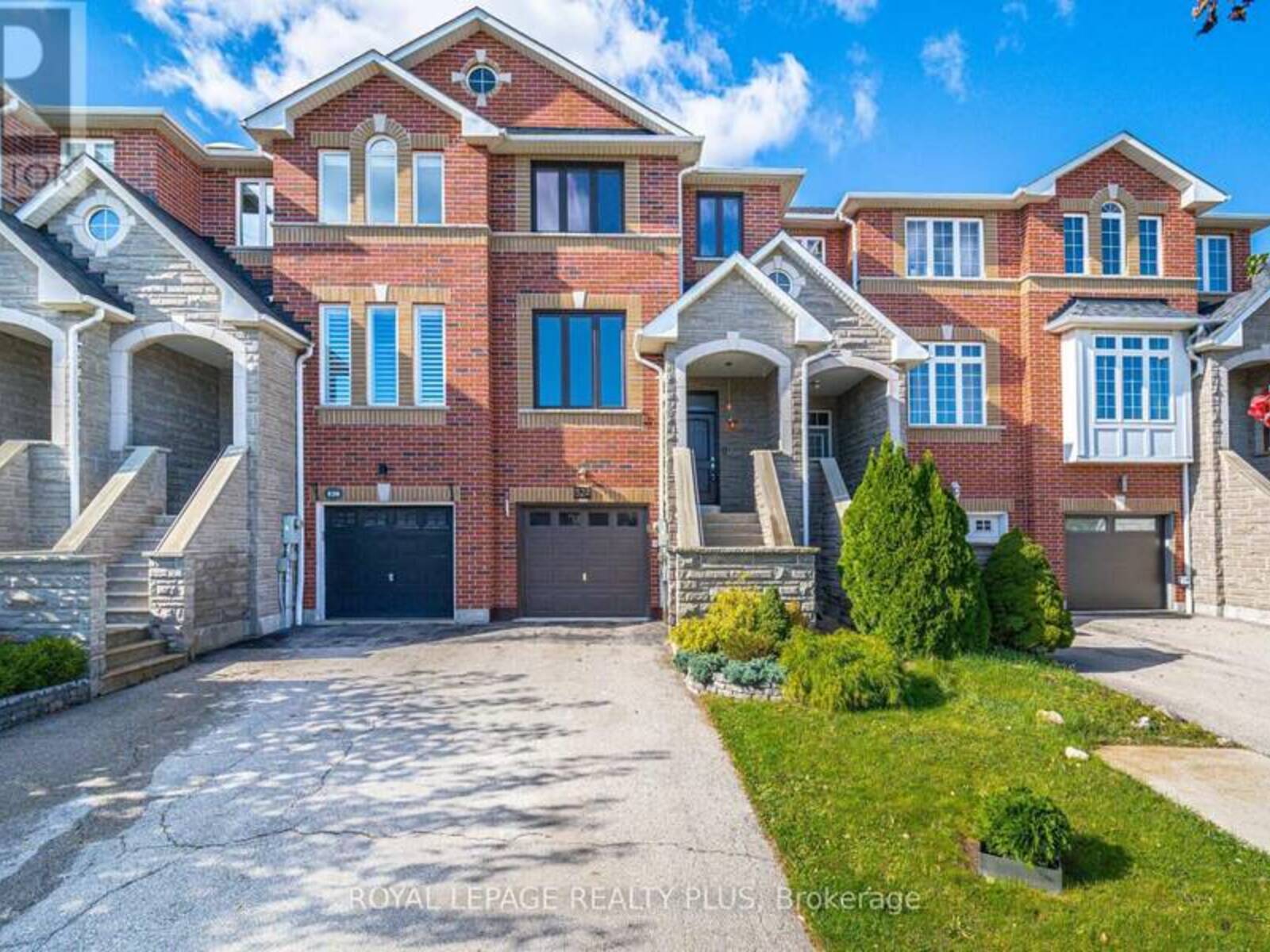 524 LUMBERTON CRESCENT, Mississauga, Ontario L4Z 3Z7