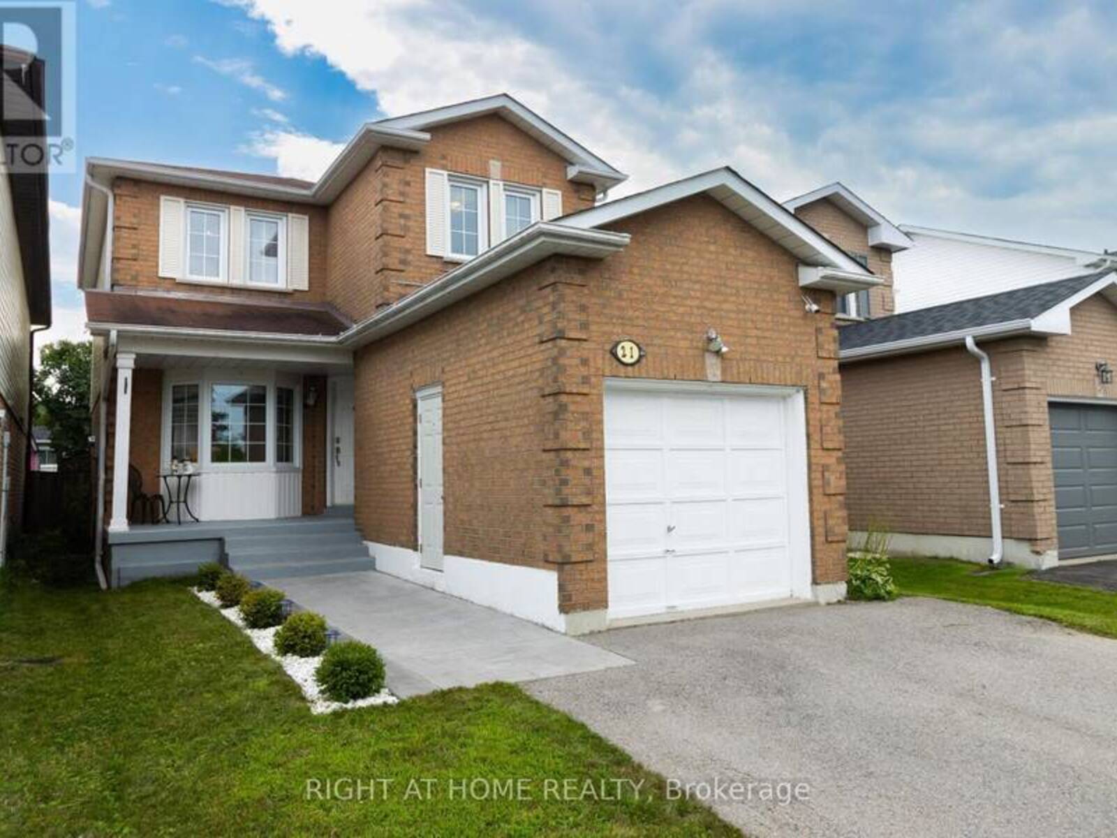 21 MOYSE DRIVE, Clarington, Ontario L1E 2V4