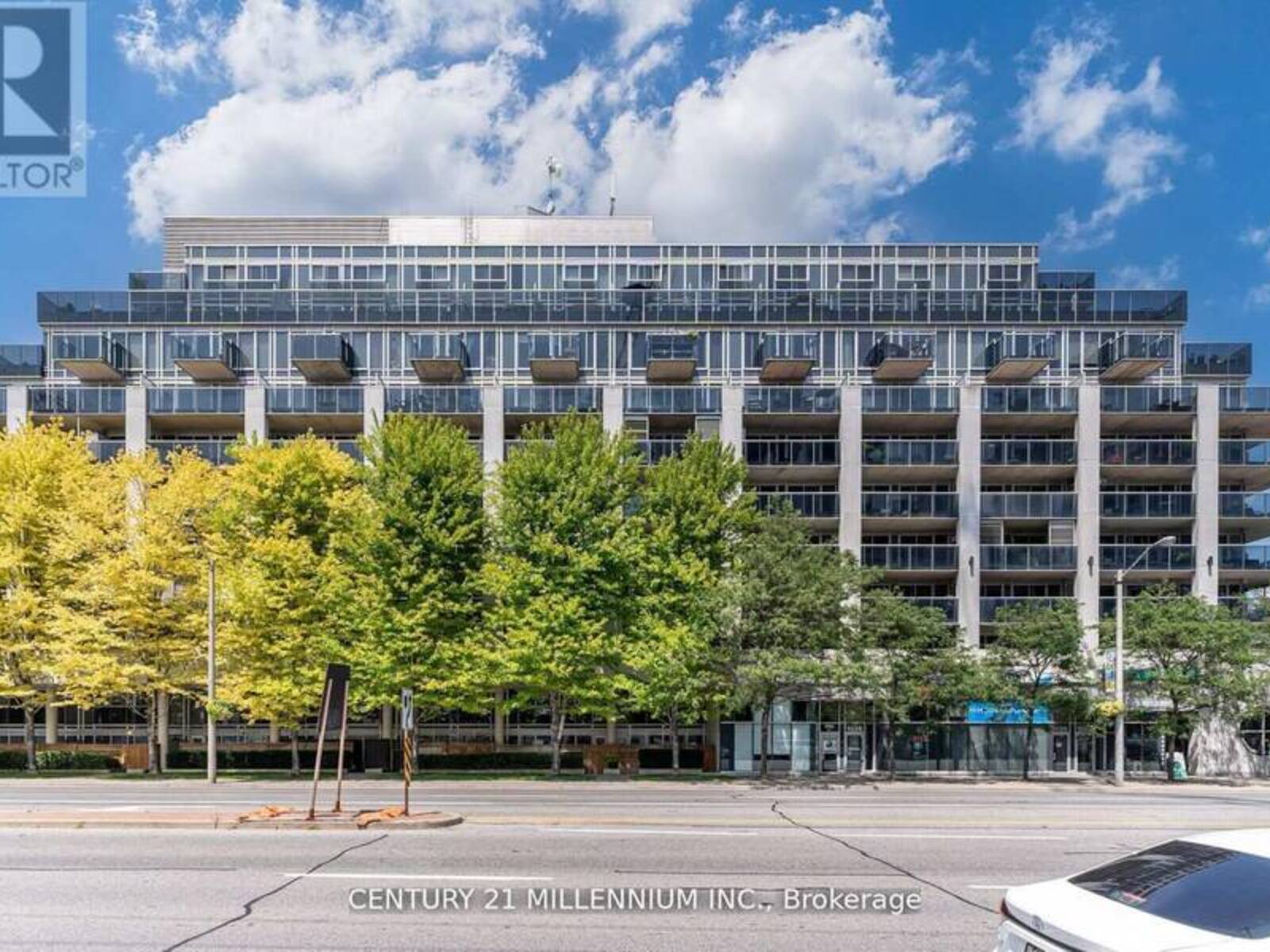 111 - 1040 THE QUEENSWAY, Toronto, Ontario M8Z 0A7