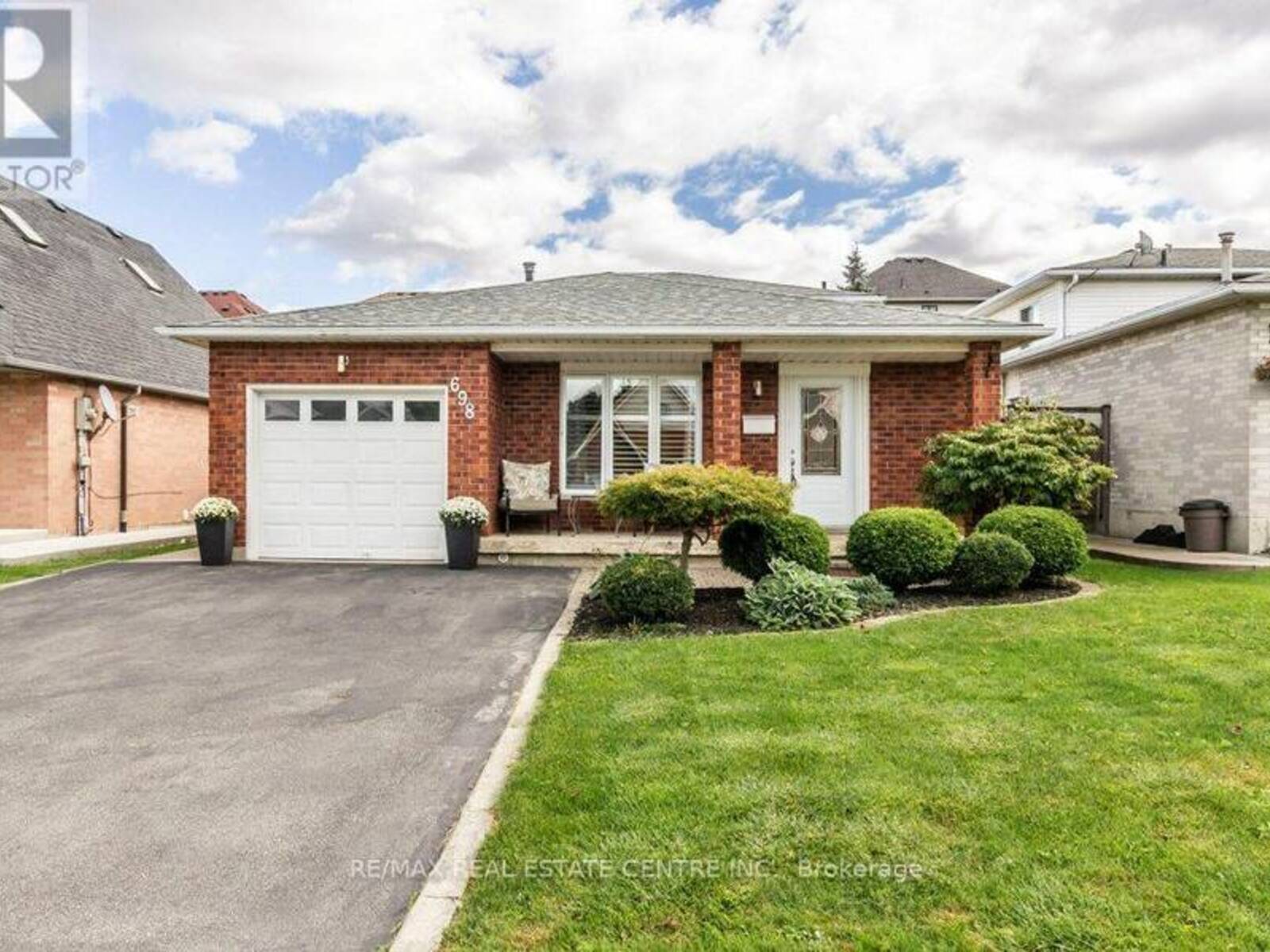 698 ACADIA DRIVE, Hamilton, Ontario L8W 3V2