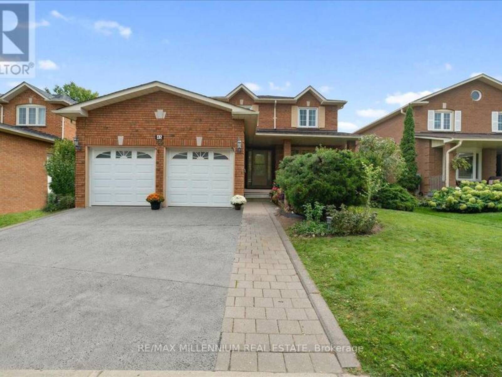 45 LOFTHOUSE DRIVE, Whitby, Ontario L1R 1W5