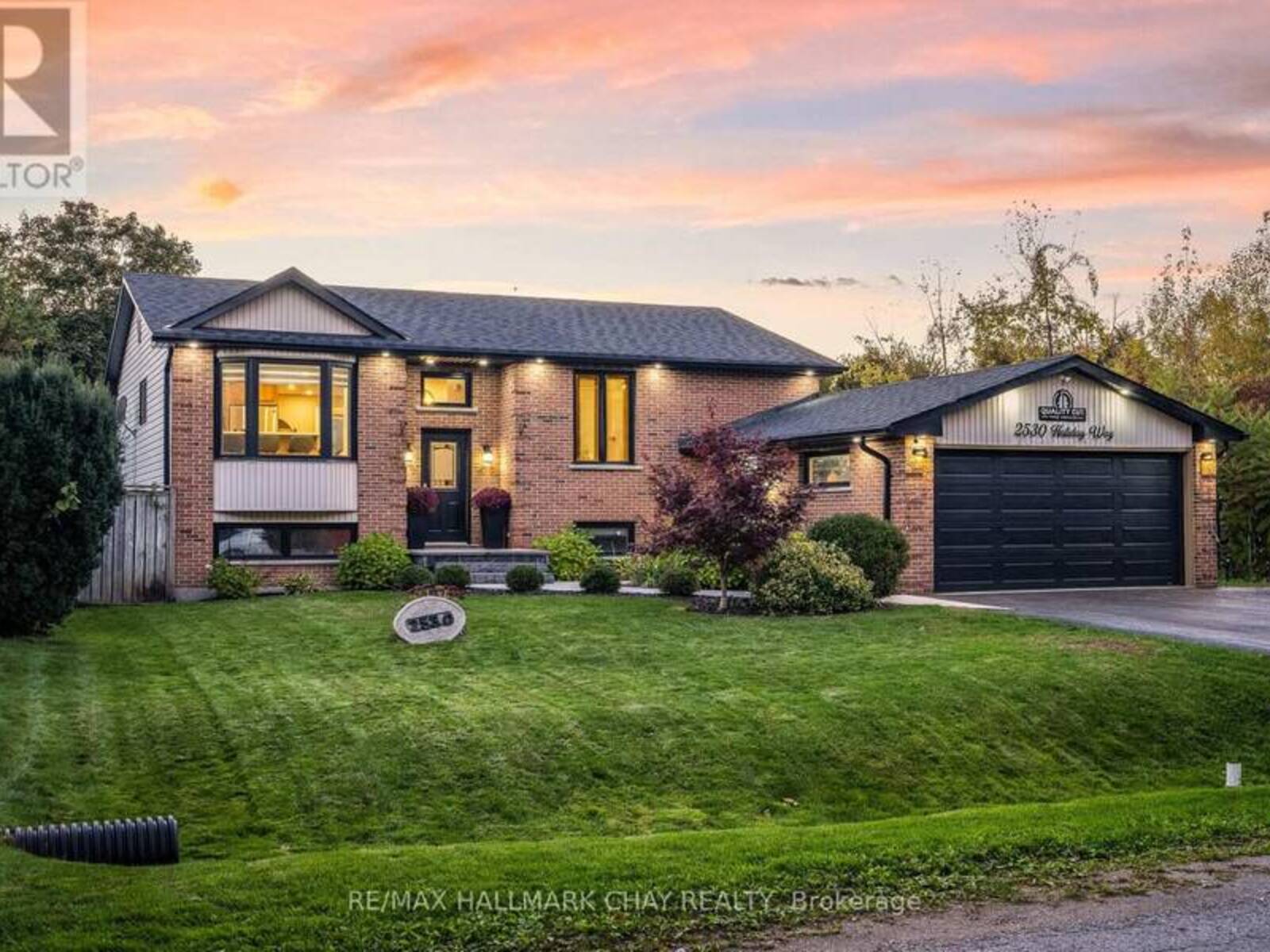 2530 HOLIDAY WAY, Innisfil, Ontario L9S 2H4