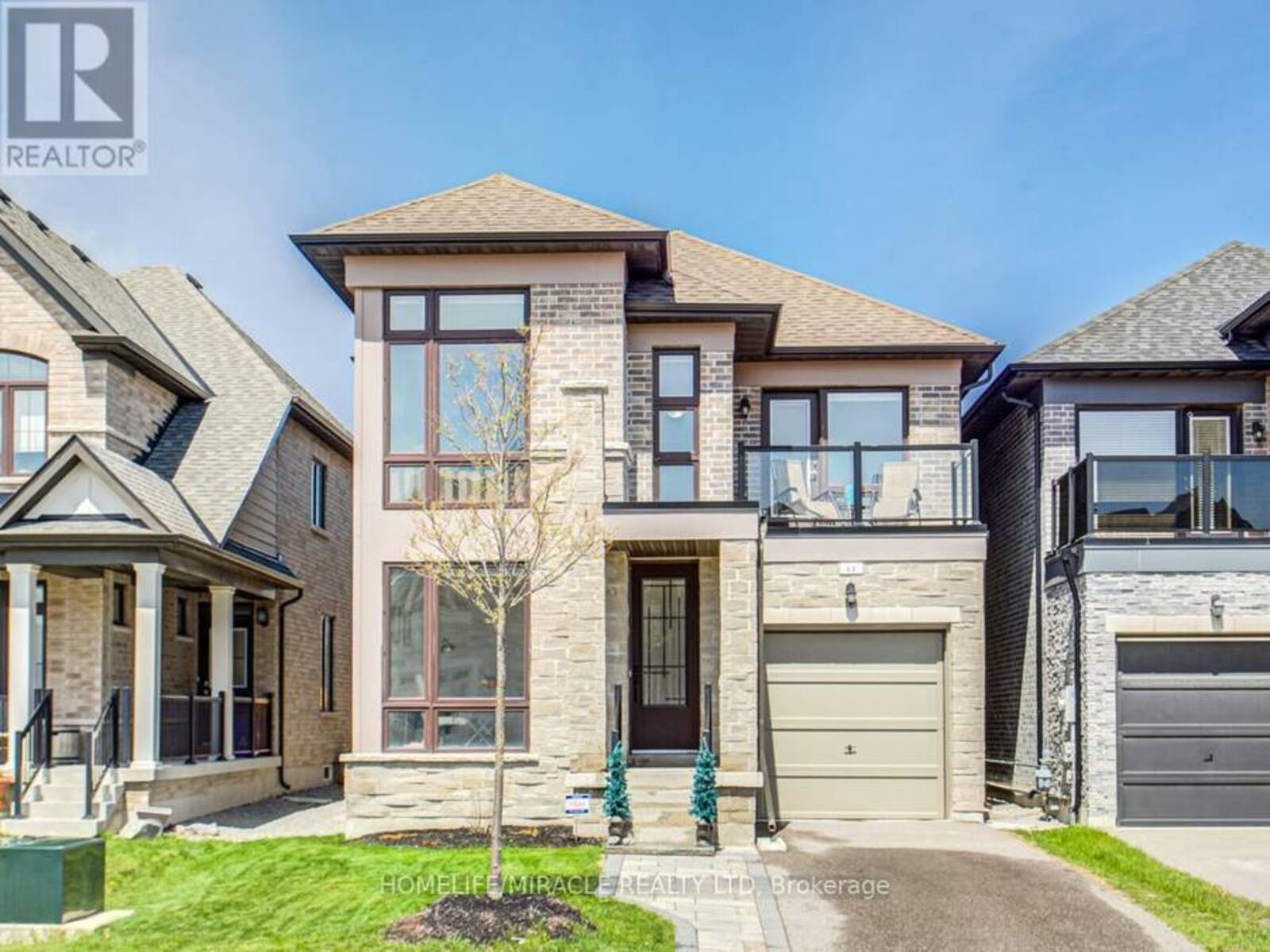 44 FESTIVAL COURT S, East Gwillimbury, Ontario L9N 0N8