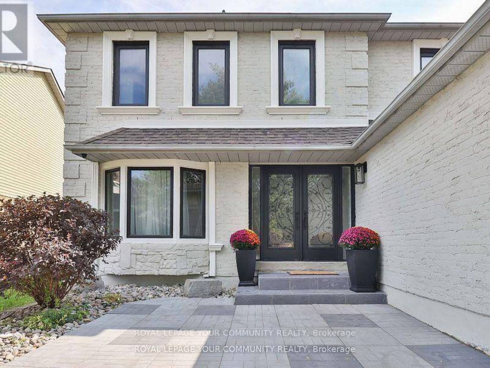 7 UNDERHILL CRESCENT, Aurora, Ontario L4G 5S2