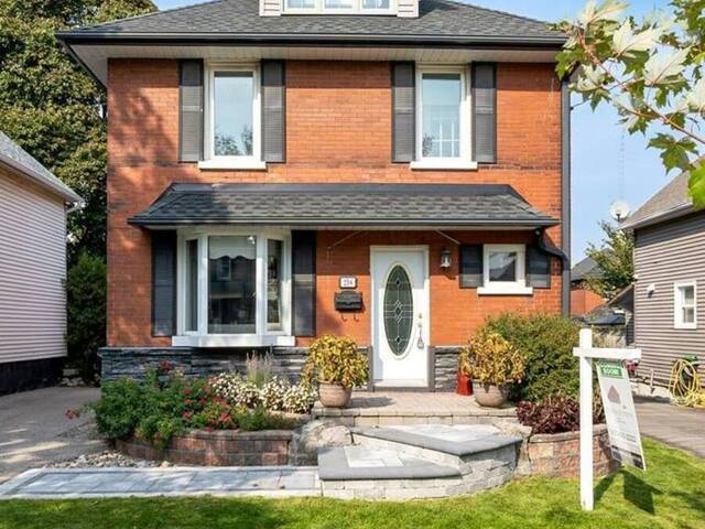 216 GLIDDON AVENUE Oshawa Ontario, L1H 1Y8