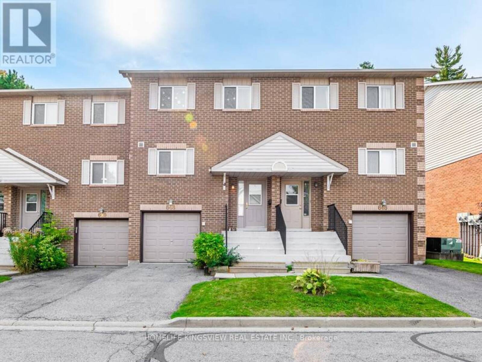 33 - 648 GIBNEY CRESCENT, Newmarket, Ontario L3X 1Y1