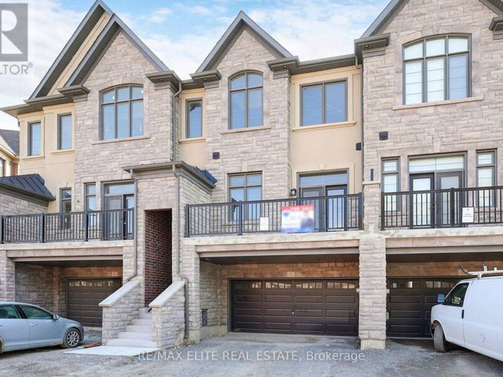 13 WEST VILLAGE LANE, Markham, Ontario L6C 1K4