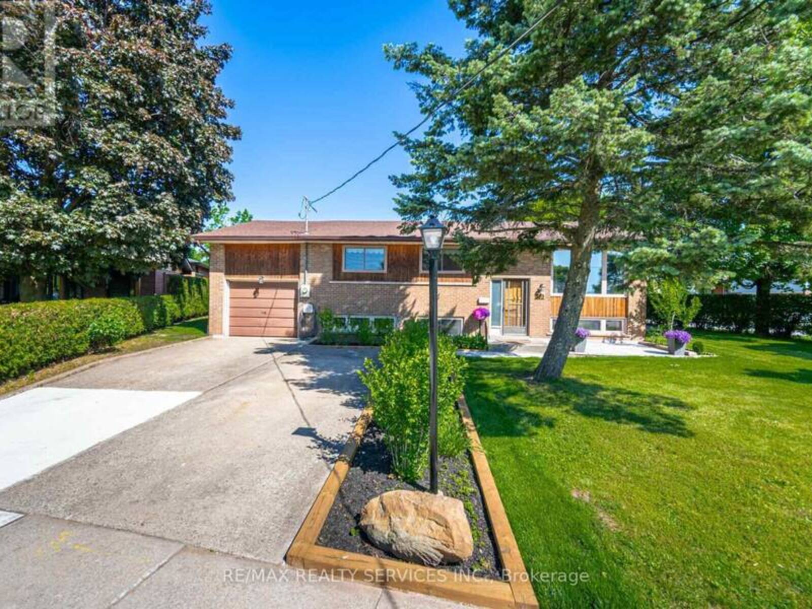 195 ELMWOOD ROAD, Oakville, Ontario L6K 2A9