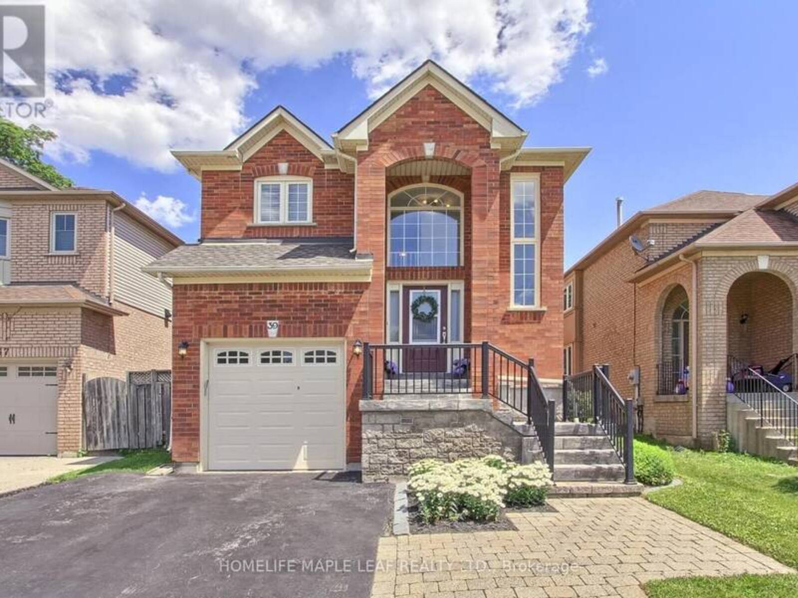 39 SEGWUN ROAD, Hamilton, Ontario L8B 0K2