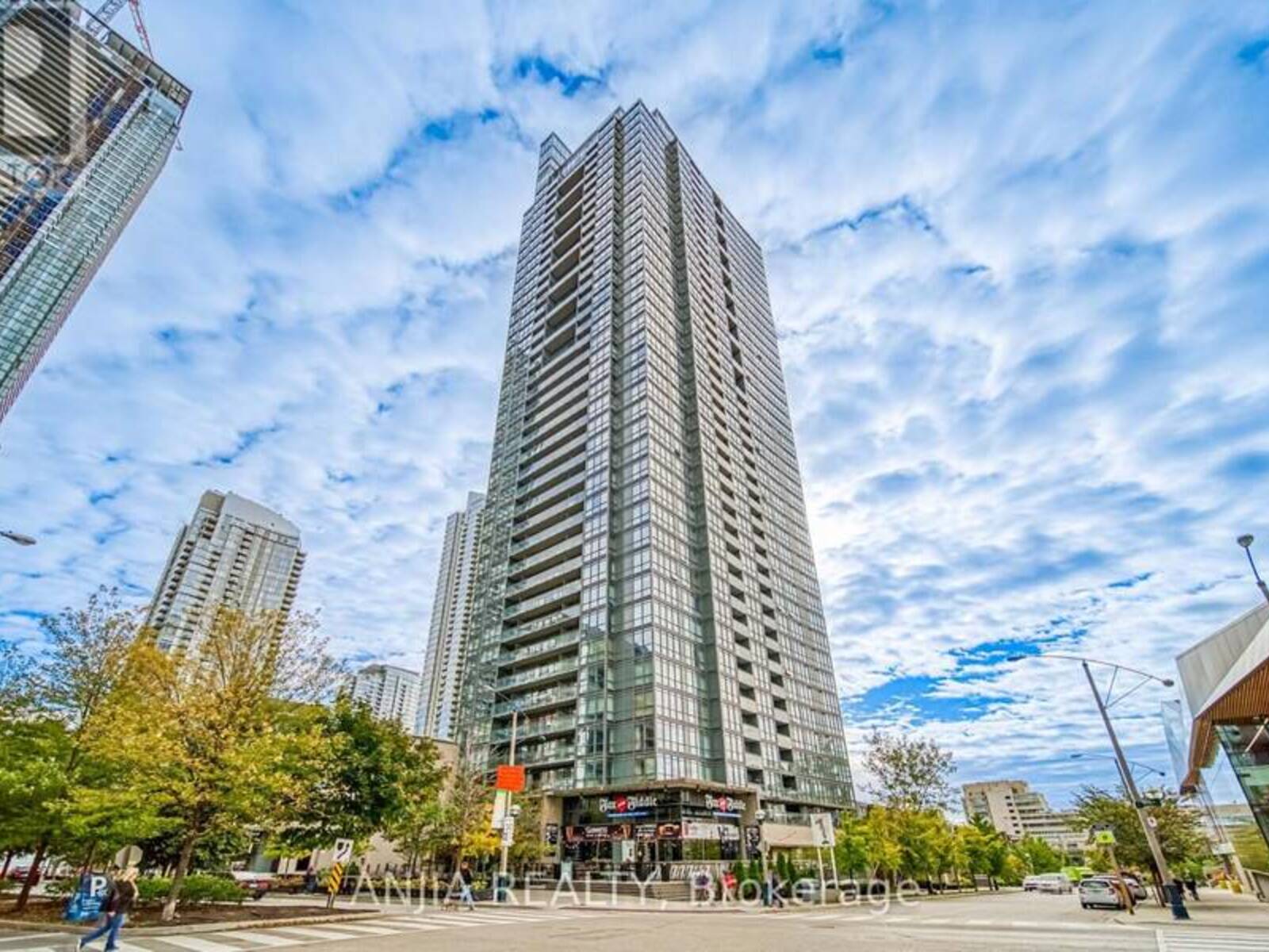 1803 - 15 FORT YORK BOULEVARD, Toronto, Ontario M5V 3Y4