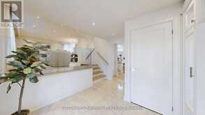 25 SILVER ASPEN DRIVE | Markham Ontario | Slide Image Four