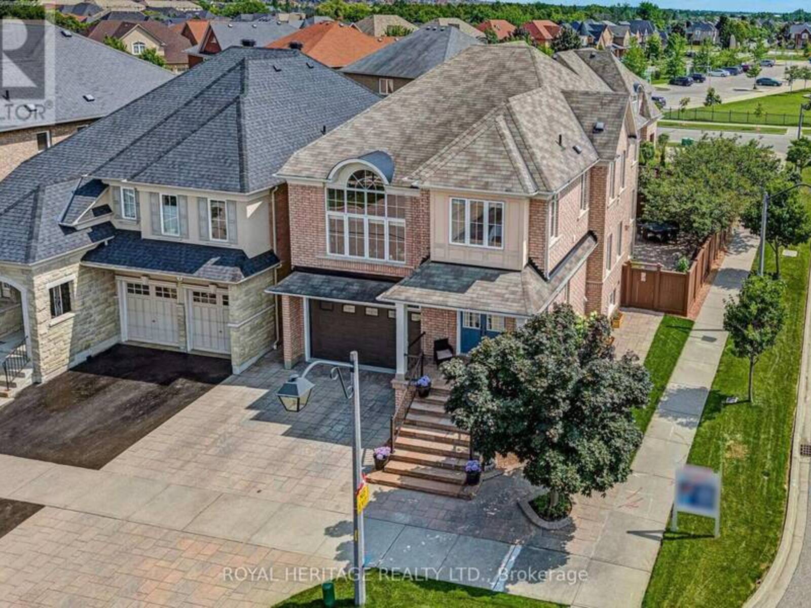 1 EYREGLEN COURT, Ajax, Ontario L1Z 0C1