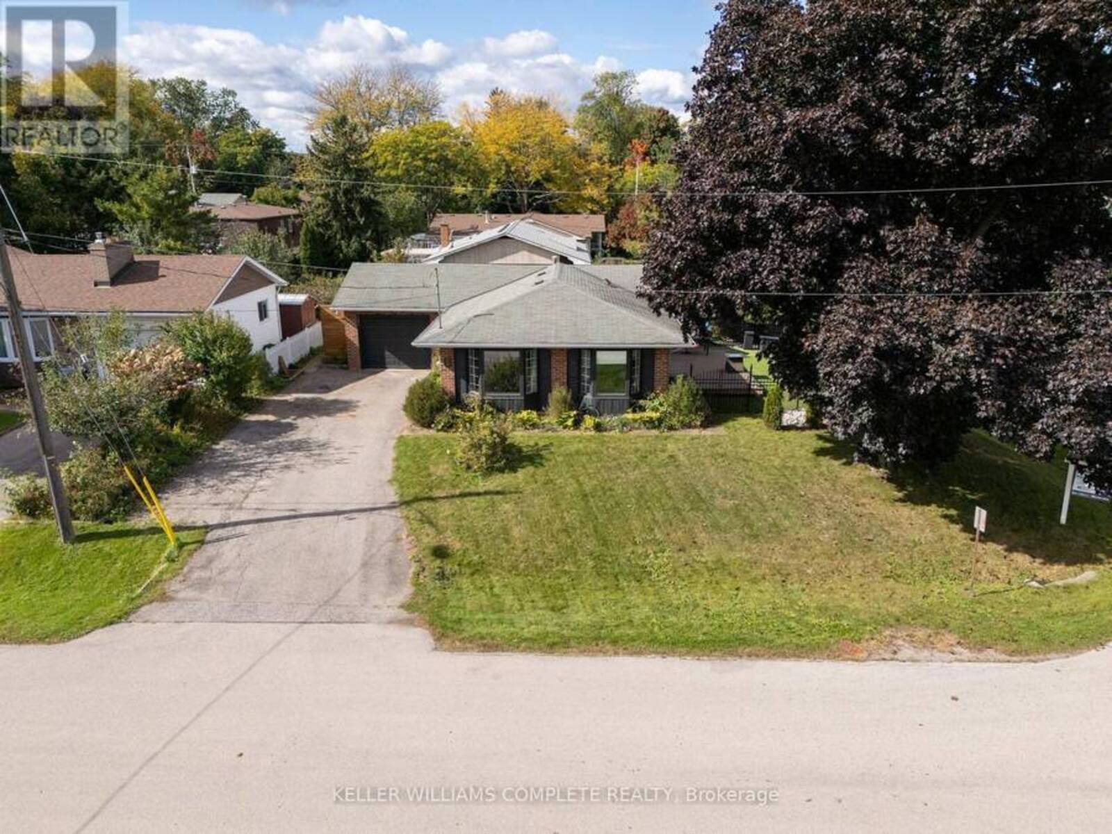 2 BRENTWOOD ROAD, Grimsby, Ontario L3M 3V4