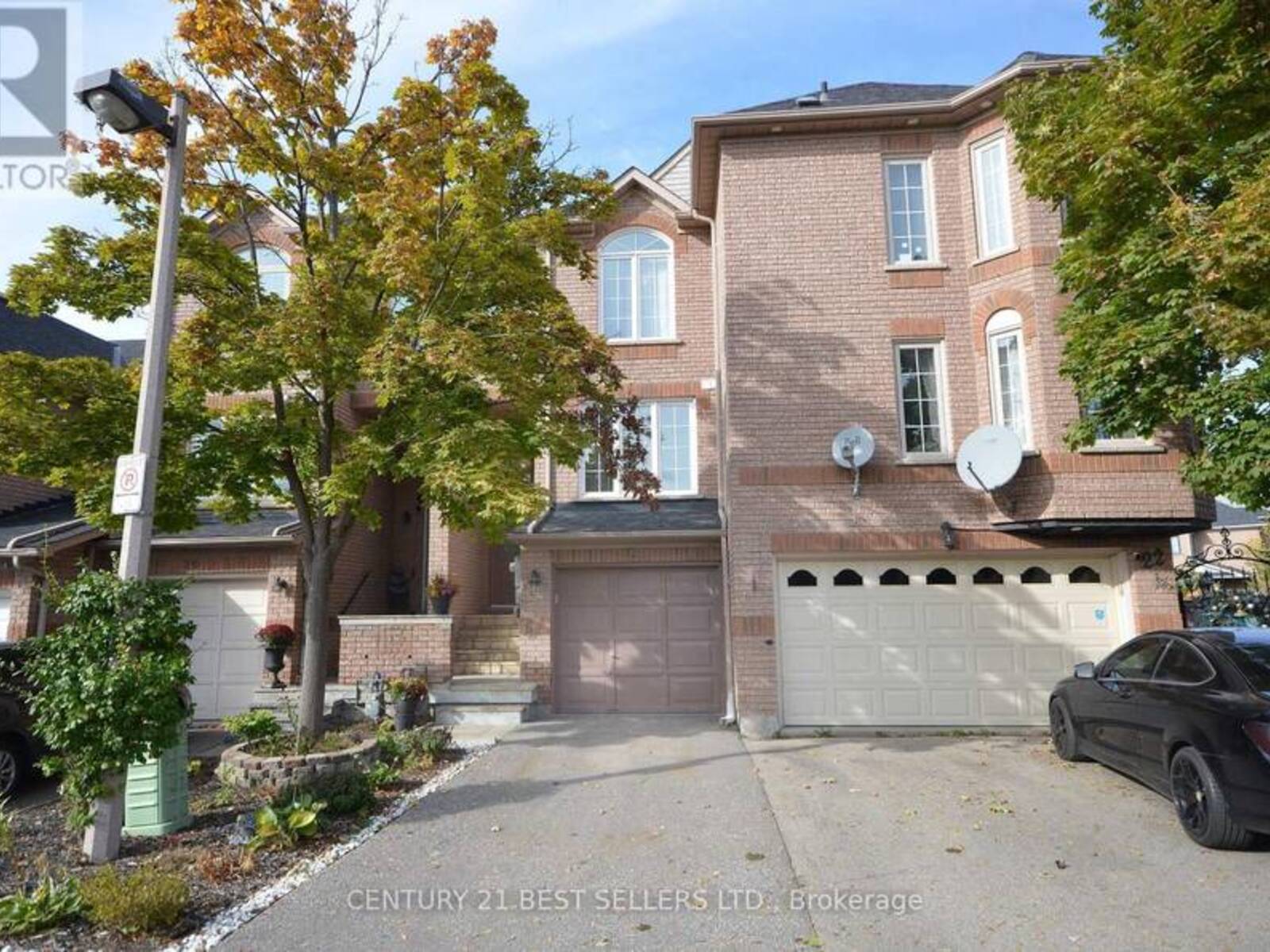 24 TANIA CRESCENT, Vaughan, Ontario L6A 2M8