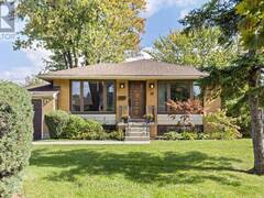 19 TAPLEY DRIVE Toronto Ontario, M9R 3P2