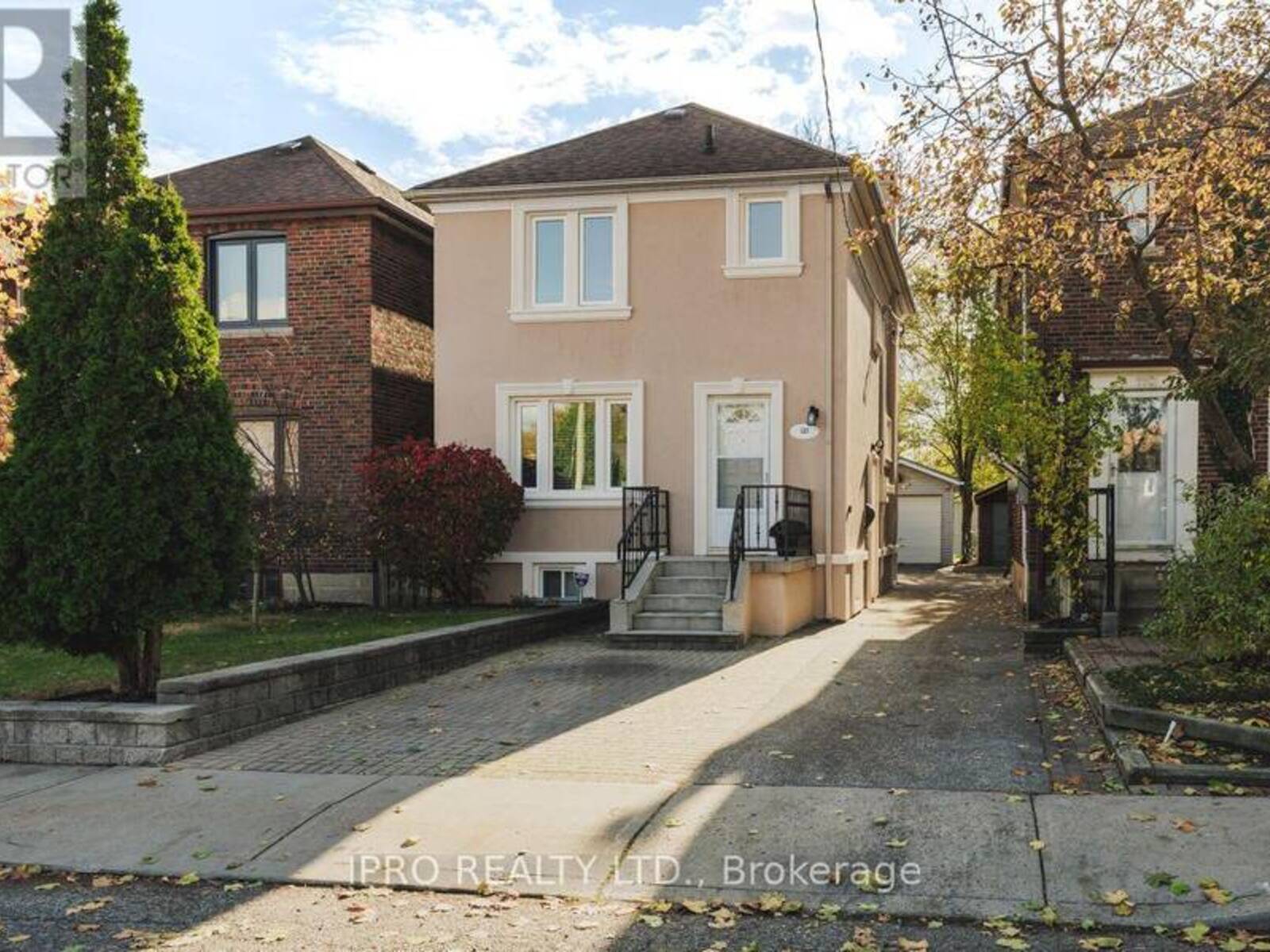 121 MEMORIAL PARK AVENUE, Toronto, Ontario M4J 2K2