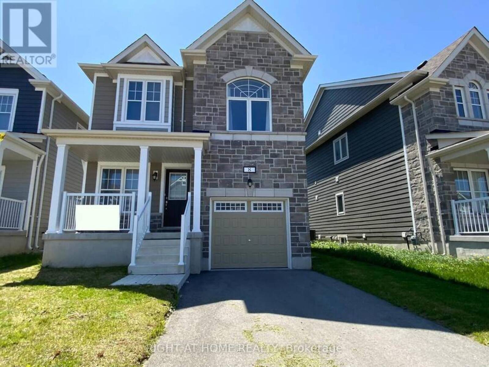 8 BOBOLINK DRIVE, Wasaga Beach, Ontario L9Z 0J2