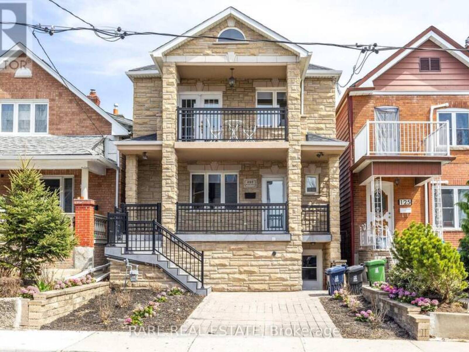 127 GREENLAW AVENUE, Toronto, Ontario M6H 3V9