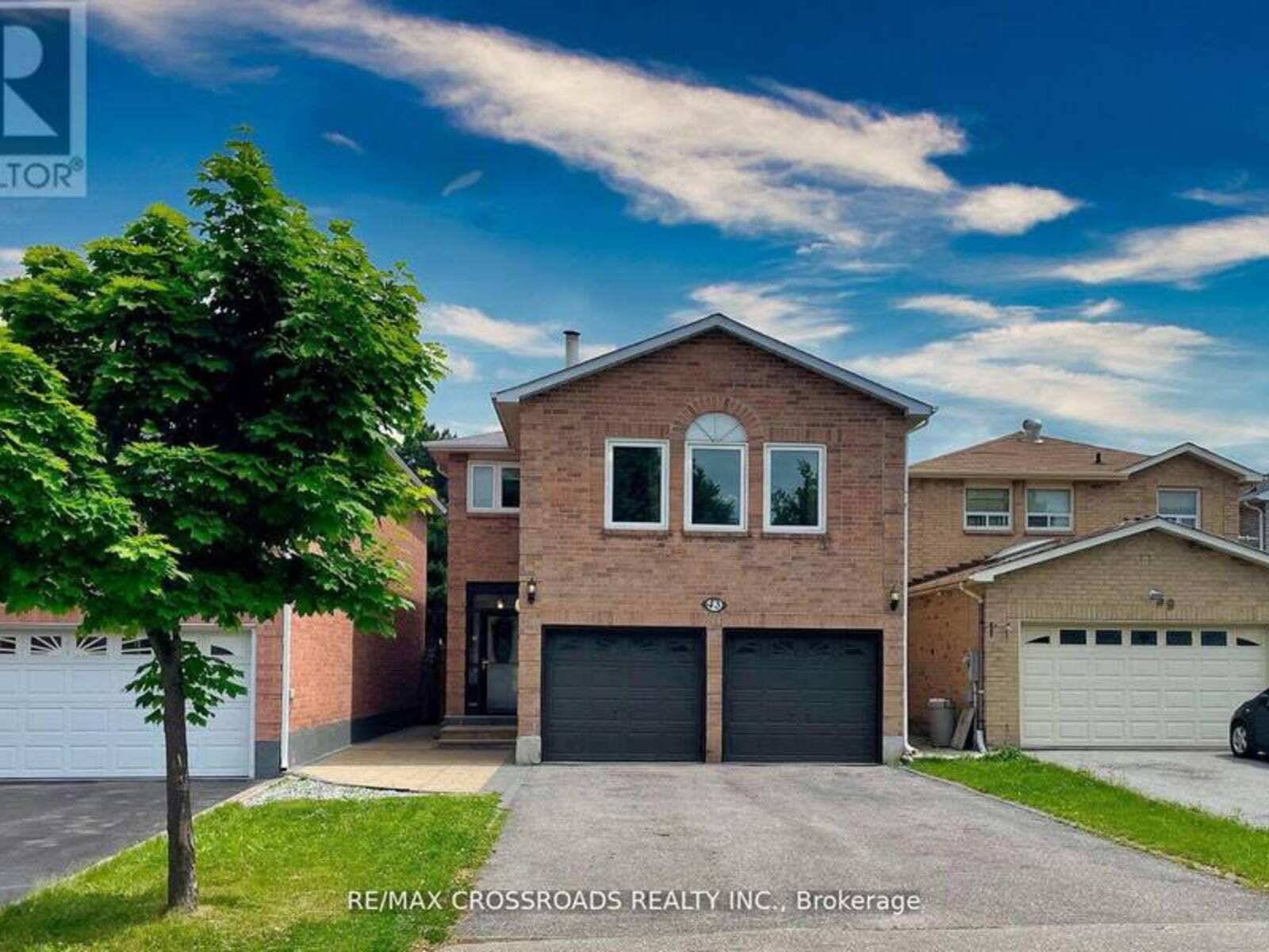 43 PILKINGTON CRESCENT, Vaughan, Ontario L4J 7J5