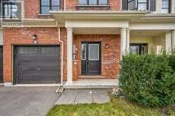 174 BOADWAY CRECENT CRESCENT | Whitchurch-Stouffville Ontario | Slide Image Two